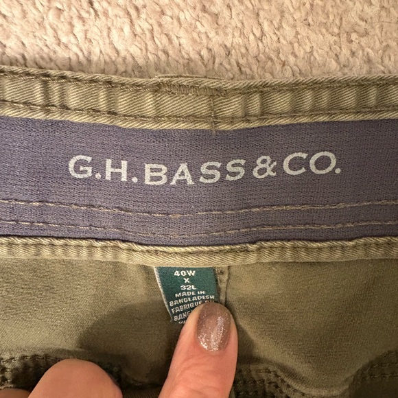 Men’s G.H. Bass & Co. Khaki Green Trousers - Picture 2 of 3